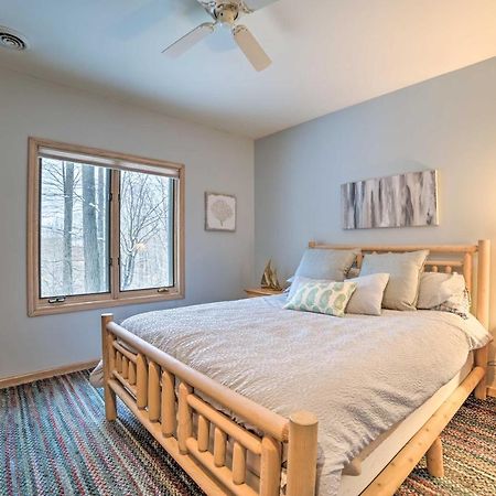 Resort-Style Harbor Springs Home With 2 Decks! מראה חיצוני תמונה