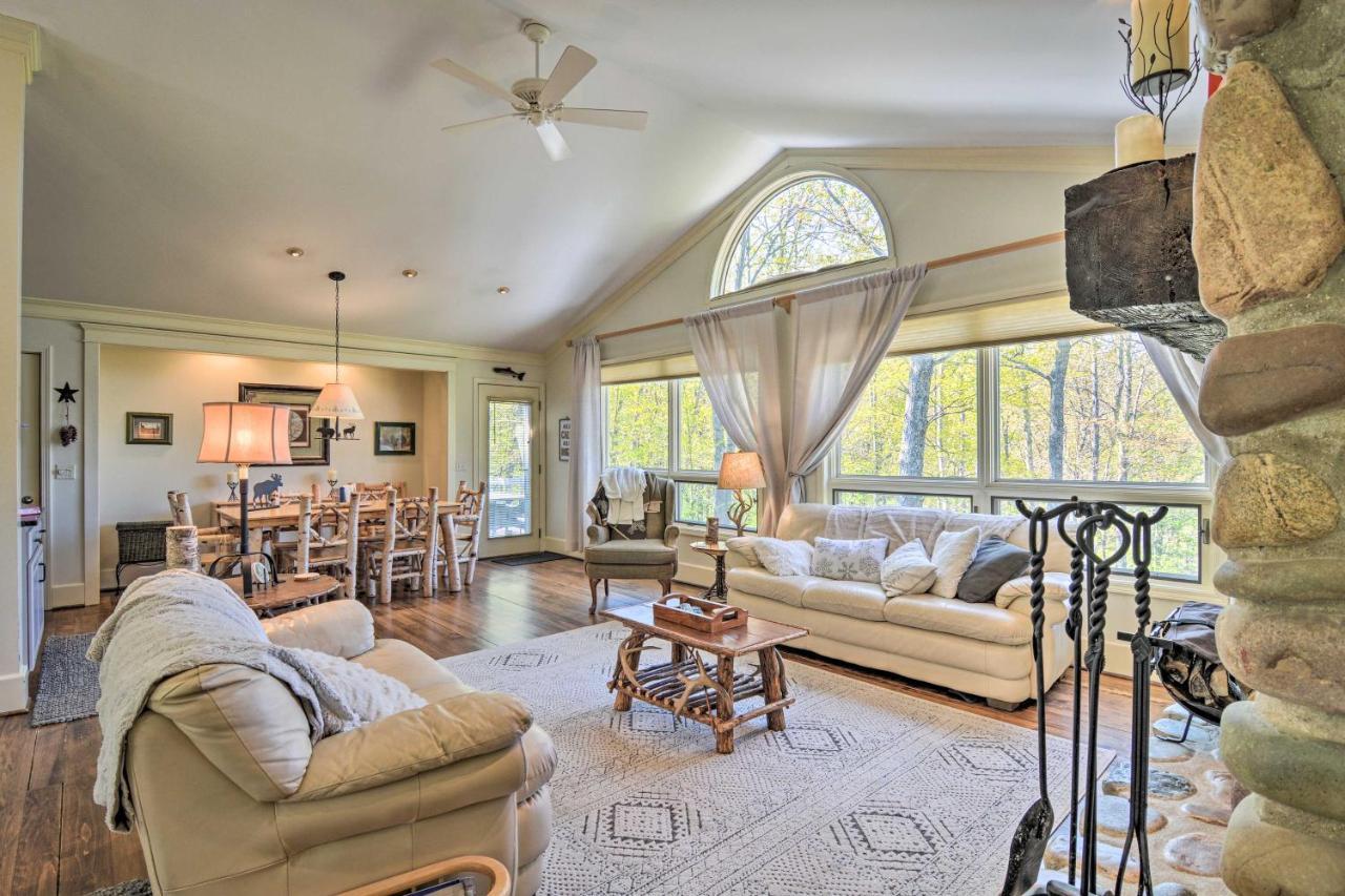 Resort-Style Harbor Springs Home With 2 Decks! מראה חיצוני תמונה