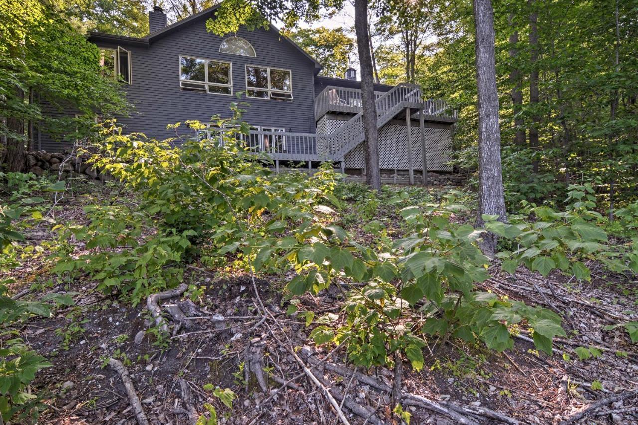 Resort-Style Harbor Springs Home With 2 Decks! מראה חיצוני תמונה